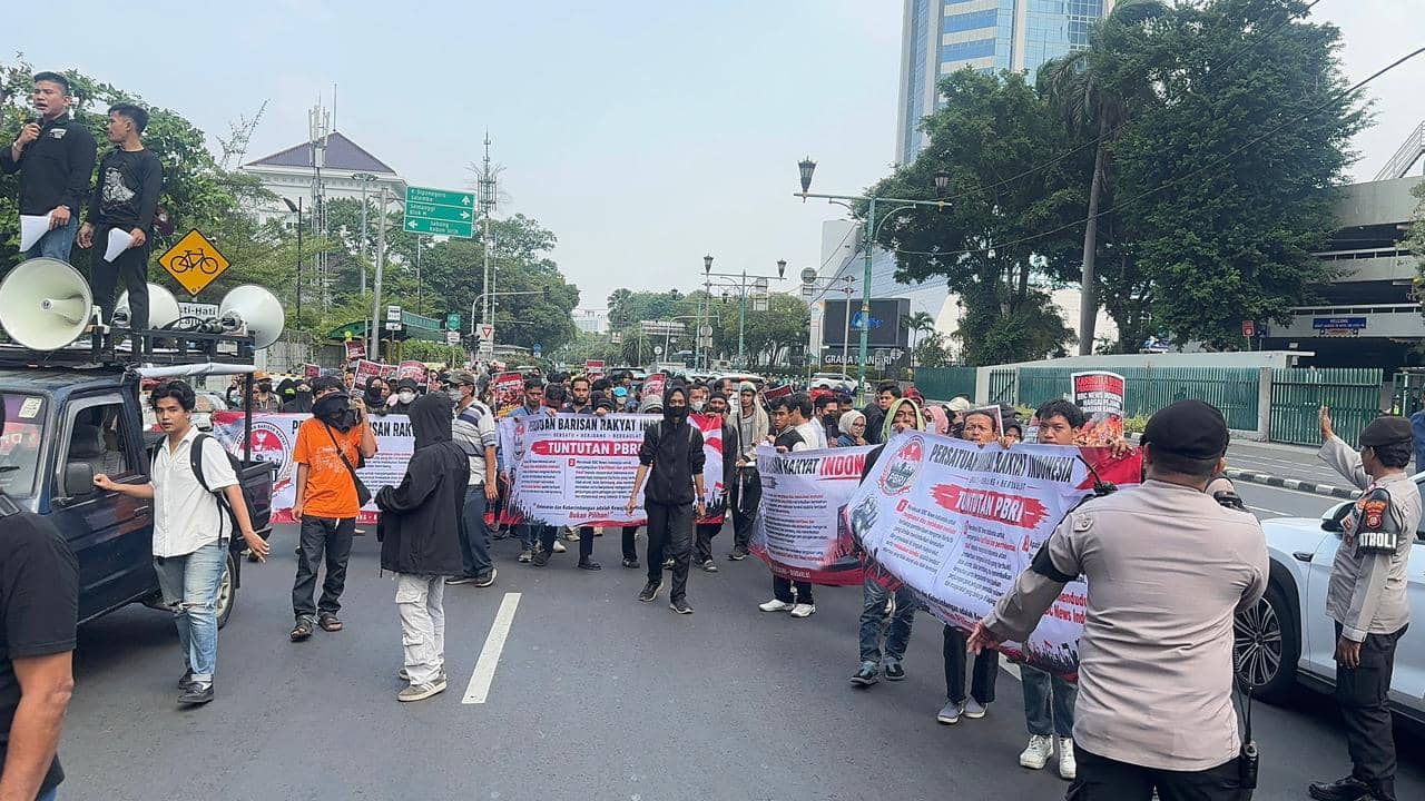 Massa PBRI Gelar Aksi di Deutch Bank, Soroti Pemberitaan BBC Indonesia